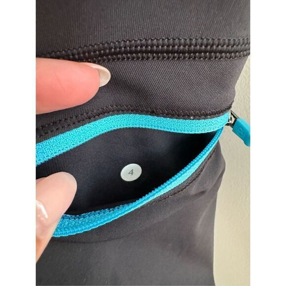 Lululemon Run Top Speed Crop Tight Leggings, Size 4 Black White 18” - Picture 5 of 10